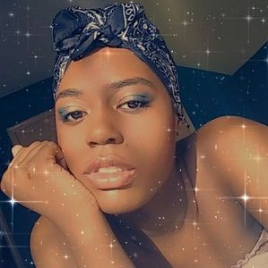 Meet your Posher, Ana